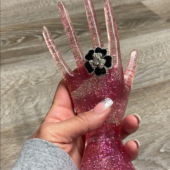 9 silver flower ring - Picture 3 of 3